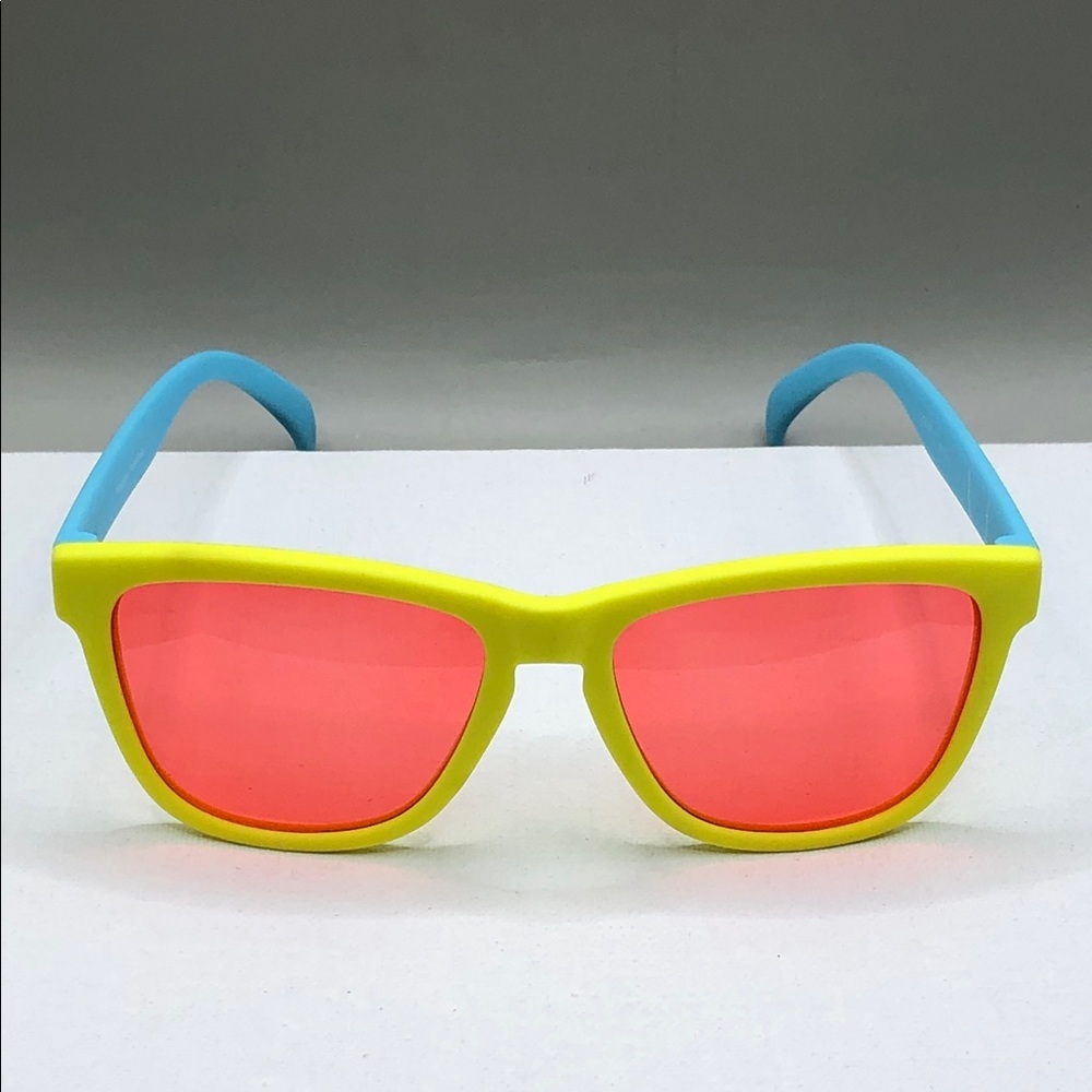 Goodr Pineapple Painkillers Colorful Vibrant Unisex Medium Size